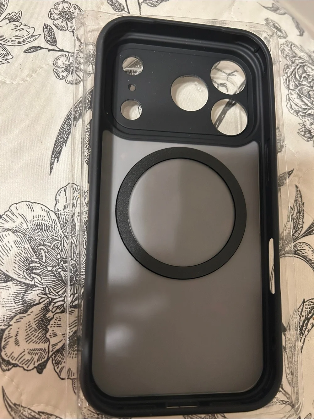 Phone case for I phone 17 PRO ,wireless charging compatible Mistic blooming plum